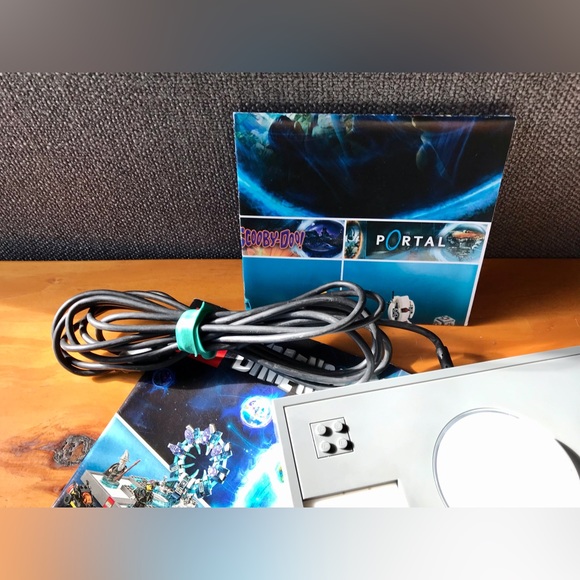 LEGO Dimensions Portal Base Poster & Building Instructions No LEGOs No Figures - Picture 5 of 11